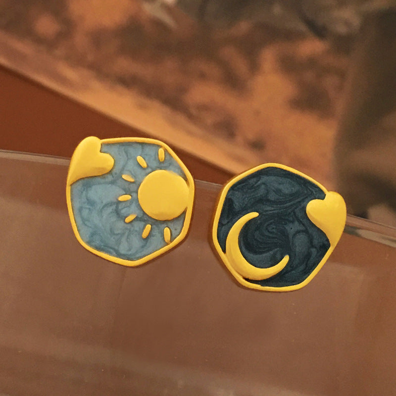 1 Pair Simple Style Streetwear Sun Moon Heart Shape Asymmetrical Enamel Plating Copper Gold Plated Ear Studs