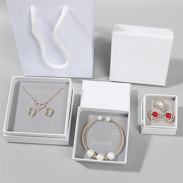 Spot Xiangxiang high-grade texture imitation leather pattern jewelry box jewelry necklace handbag packaging box wholesale discount can be determined