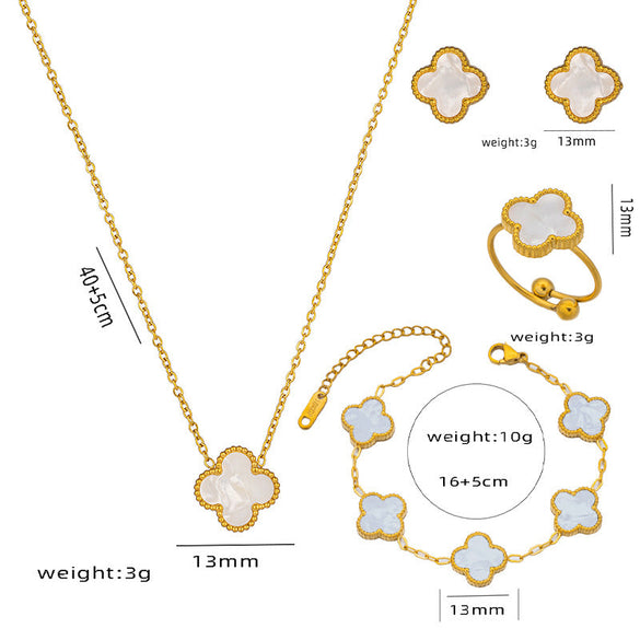 Moderate Luxury Quadrilateral Geometric Heart Titanium Steel 18K Gold Plated Necklaces