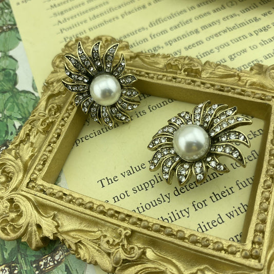 1 Pair Vintage Style Flower Inlay Alloy Artificial Pearls Zircon Ear Studs