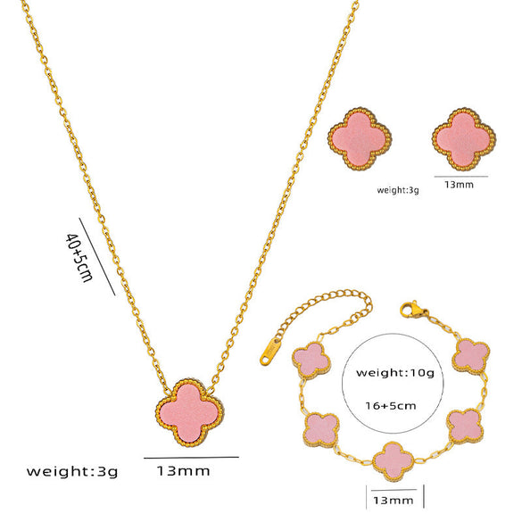 Moderate Luxury Quadrilateral Geometric Heart Titanium Steel 18K Gold Plated Necklaces