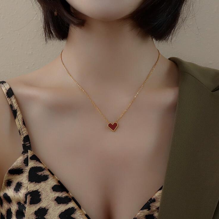 L165 French Entry Lux Red Heart Enamel Clavicle Chain Necklace Titanium Steel 18k Gold Vintage Heart Shaped Clavicle Necklace