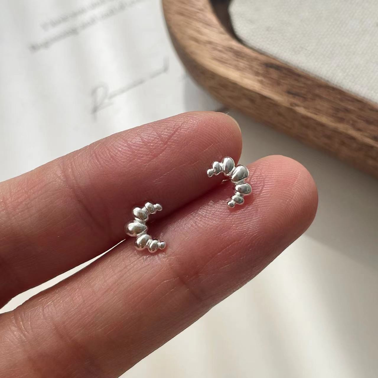 1 Pair Simple Style Moon Plating Sterling Silver Ear Studs