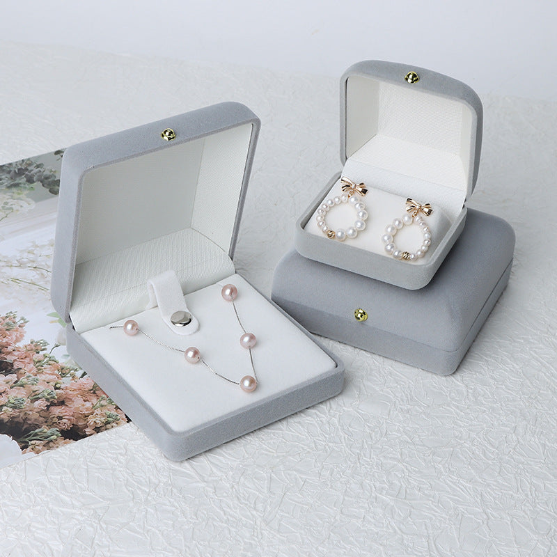 High-end flannel pearl jewelry box ring stud earrings storage packaging box wholesale spot box bag discount