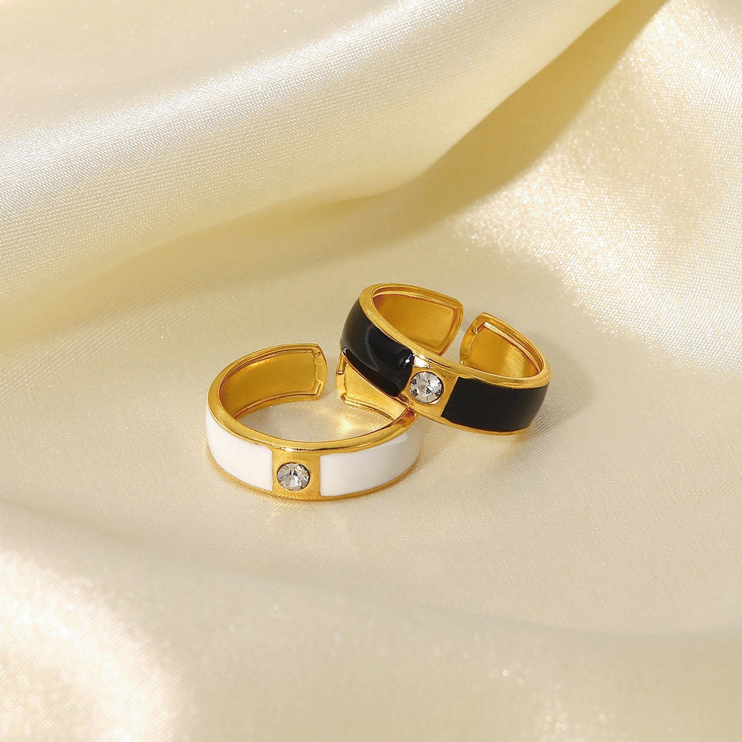 Fashion Simple 18k Gold Stainless Steel Inlaid Zircon Black/white Open Ring