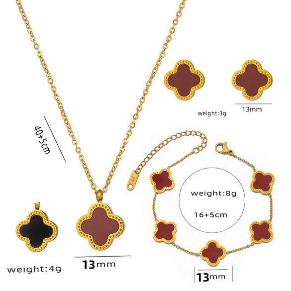 Moderate Luxury Quadrilateral Geometric Heart Titanium Steel 18K Gold Plated Necklaces