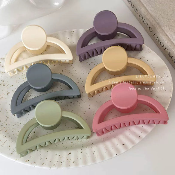 Acrylic Geometric Heart Women's Baking Paint Hair Clip
