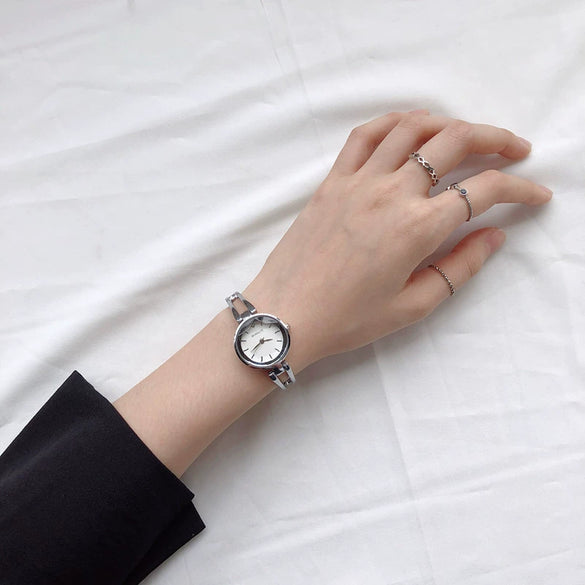 Allmatch Elegant Retro Metal Quartz Bracelet Watch For Female With Round Dial And Stainless Steel Strap