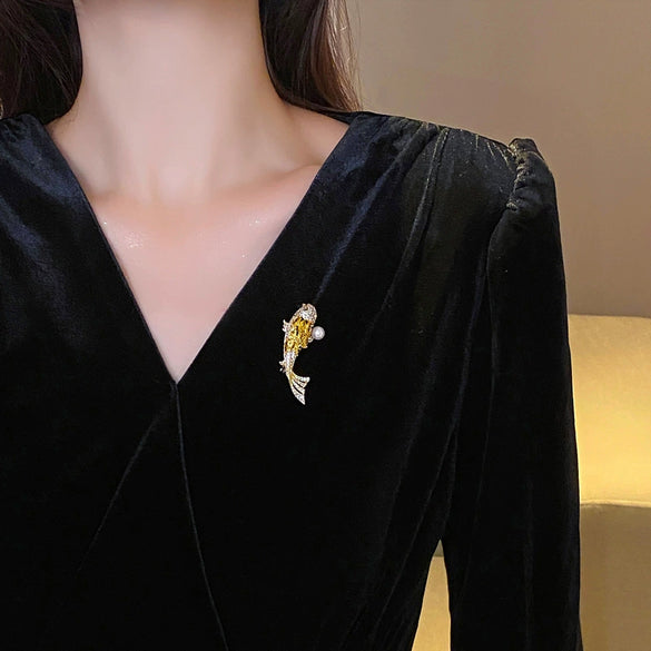 Alloy Animal Shape Electroplating Minimalist Women's Koi Pearl Brooch