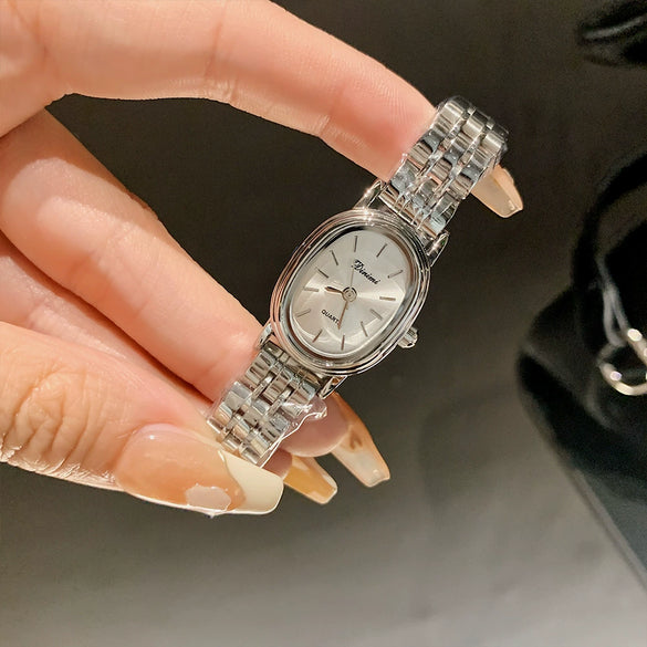 Alloy Band Oval Dial Women's Casual Simple Quartz Watch