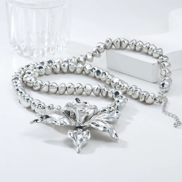Alloy Beads Chain Flower Pendant Geometric Ladies Necklace