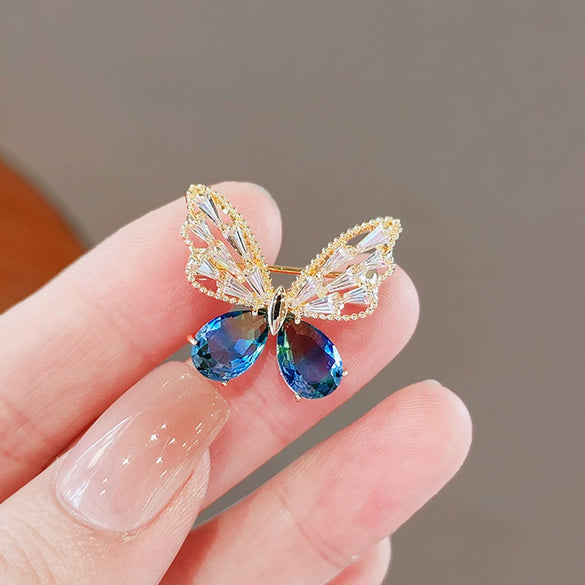 Alloy Blue Butterfly And Flower Pattern Ladies Brooch With Electroplating