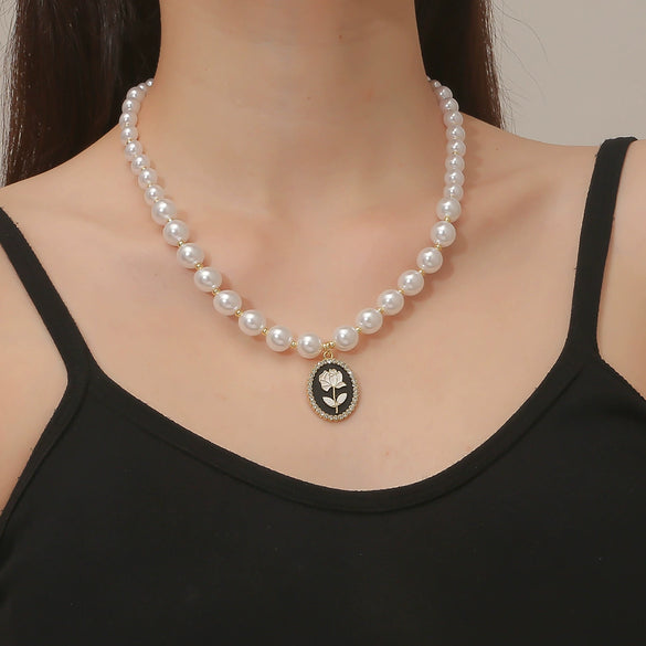 Alloy Bow Necklace With Geometric And Flower Patterns Electroplated