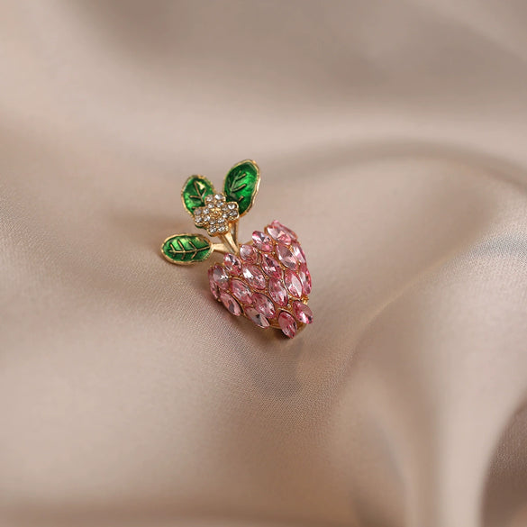 Alloy Carrot Antiglare Brooch Electroplated Women's Minimalist Fruit Style Suit Accessory