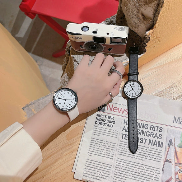 Alloy Case Ordinary Glass Mirror Graffiti Digital Dial Casual Couple Watch