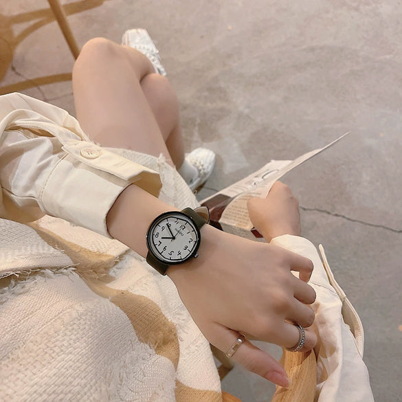 Alloy Case Ordinary Glass Mirror Graffiti Digital Dial Casual Couple Watch