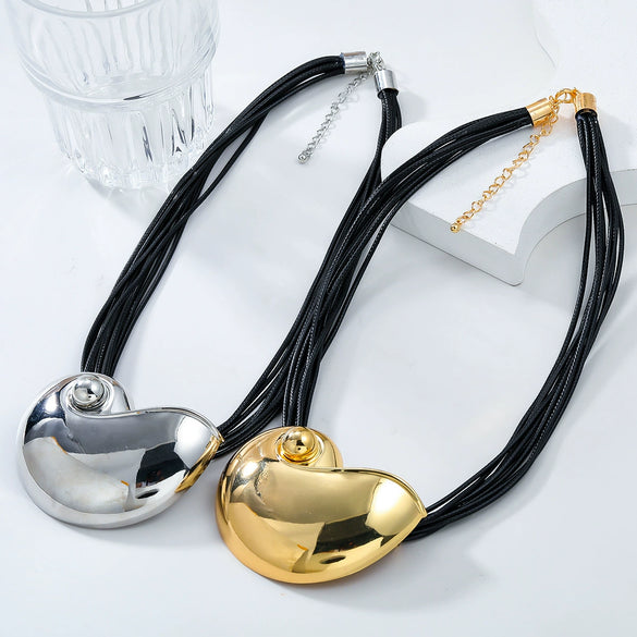 Alloy Conch Necklace Women's Fashionable Metal Pendant With Animal Geometric Style Electroplated