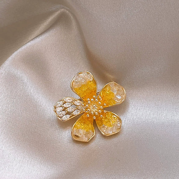 Alloy Crystal Flower Women's Brooch Electroplating Design Autumn And Winter Coat Accessory