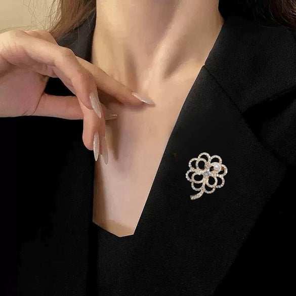 Alloy Diamond Antilight Brooch Fashion Jewelry Accessories