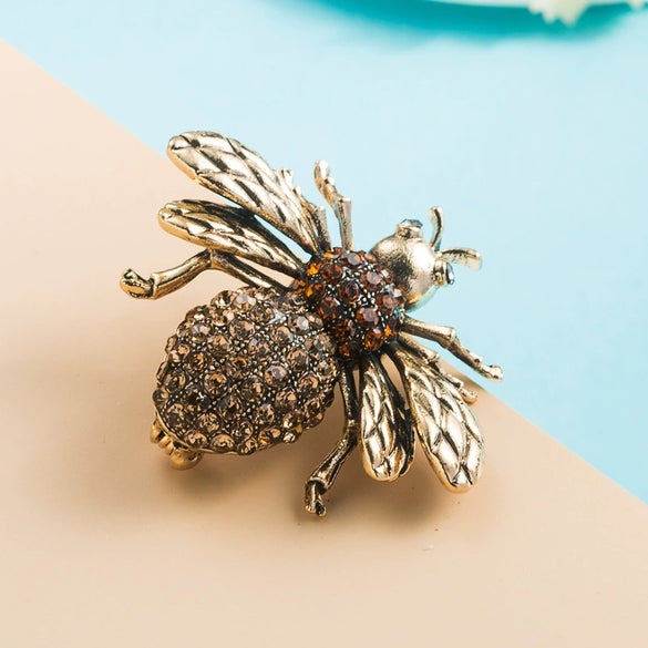 Alloy Diamond Bee Brooch For Women Exaggerated Simple Style Clothing Accessory