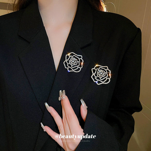 Alloy Diamondembedded Hollow Flower Brooch Heavy Industry Pin Female Accessories