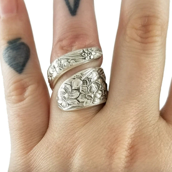 Alloy Distressed Open Lily Flower Ring Jewelry For Women