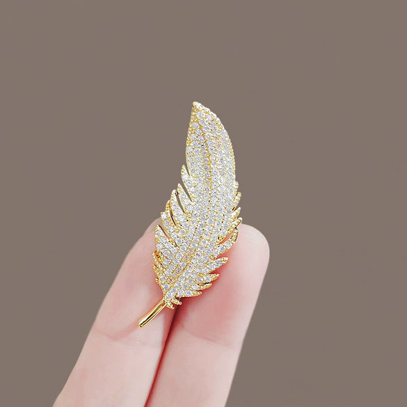 Alloy Electroplated Natural Style Feather Brooch For Women