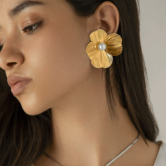 Alloy Electroplated Threedimensional Ginkgo Leaf Flower Imitation Pearl Tassel Women's Earrings With Geometric Pattern