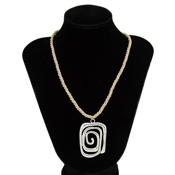 Alloy Exaggerated Geometric Fiveleaf Flower Pendant Necklace With Electroplating Design