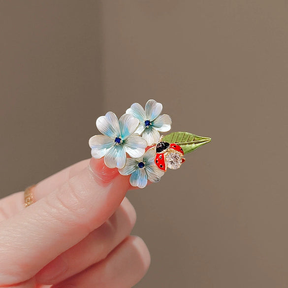 Alloy Flower Bee Women's Brooch Electroplating Accessories