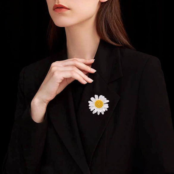Alloy Flower Brooch And Pin Accessories With Electroplating For Women