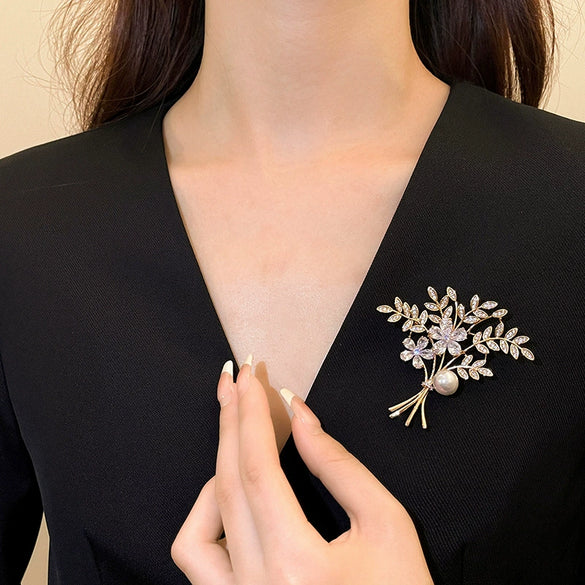 Alloy Flower Leaf Pearl Women's Brooch Electroplating Natural Style