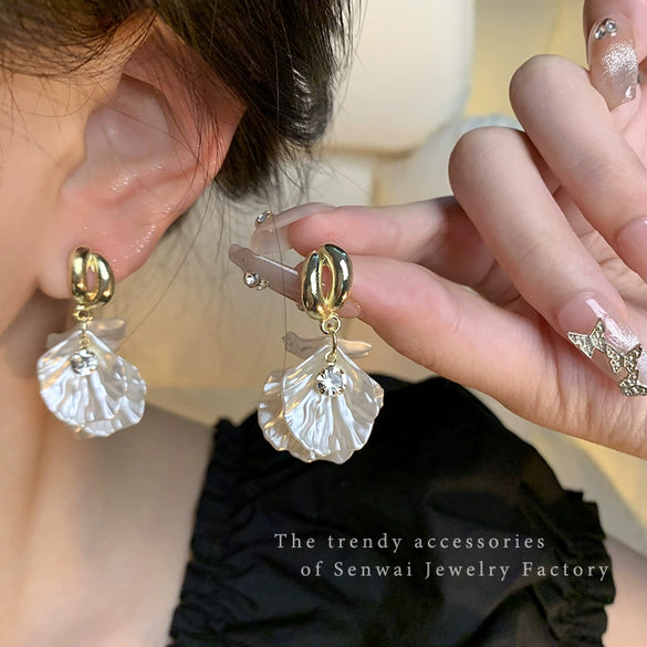 Alloy Flower Pattern Electroplated Women's Retro Exaggerated Earrings