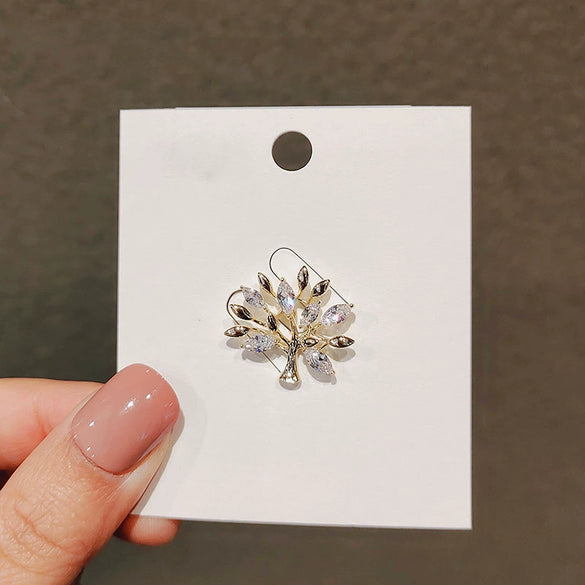 Alloy Flower Pattern Electroplating Women's Brooch