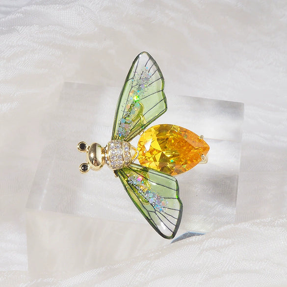 Alloy Flower Patterned Natural Style Ladies' Bee Firefly Brooch With Electroplating Treatment For Suit Accessories