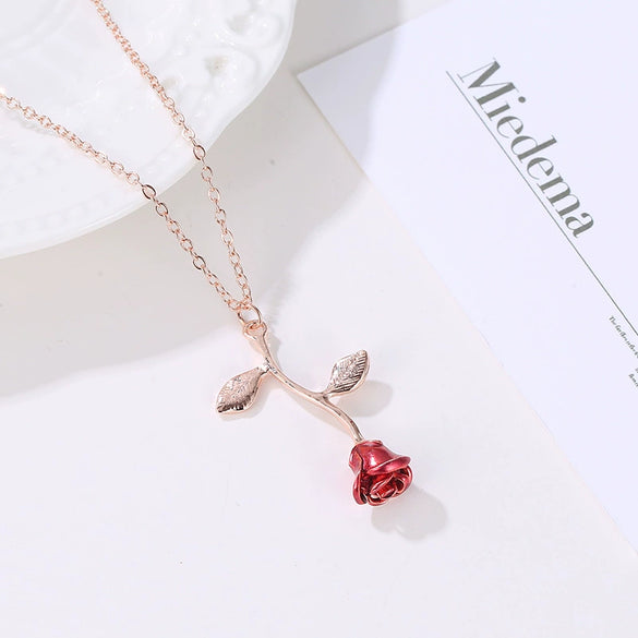 Alloy Flower Pendant Clavicle Necklace With Electroplating And Cross Chain Style For Ladies
