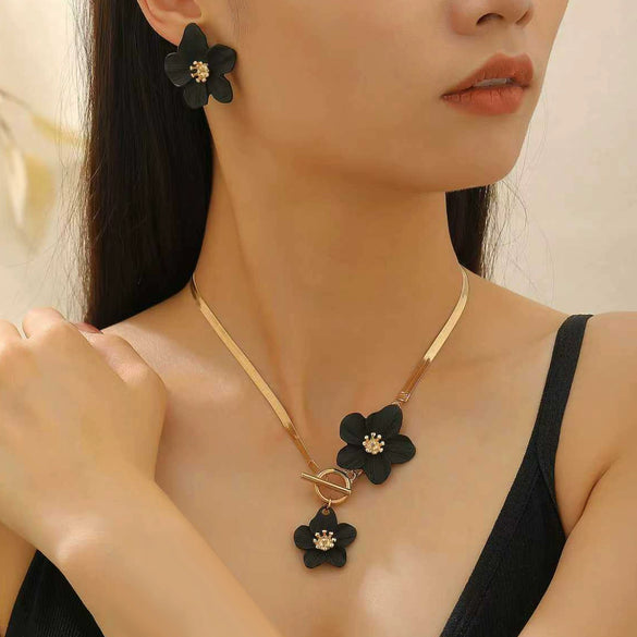 Alloy Flower Pendant Necklace And Earrings For Women Electroplated