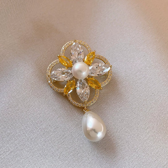 Alloy Flower Water Drop Pearl Women's Brooch With Electroplating Treatment