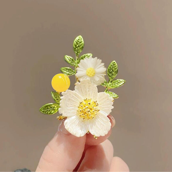 Alloy Flower Women's Brooch Electroplating Highend Luxury Elegant Design Clothes Accessories