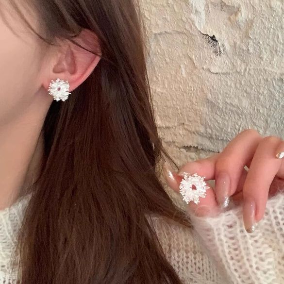 Alloy Fresh Flower Earrings With 925 Silver Needle Electroplating For Women
