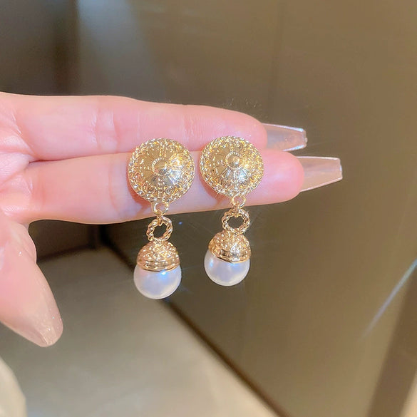 Alloy Geometric Drop Shape Diamond Design Women's Vintage Earrings