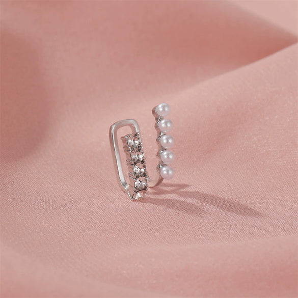 Alloy Geometric Electroplating Diamondencrusted Pearl Women's Ear Clip
