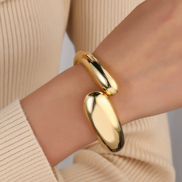 Alloy Geometric Electroplating Water Drop Glossy Asymmetric Spring Opening Unisex Bracelet