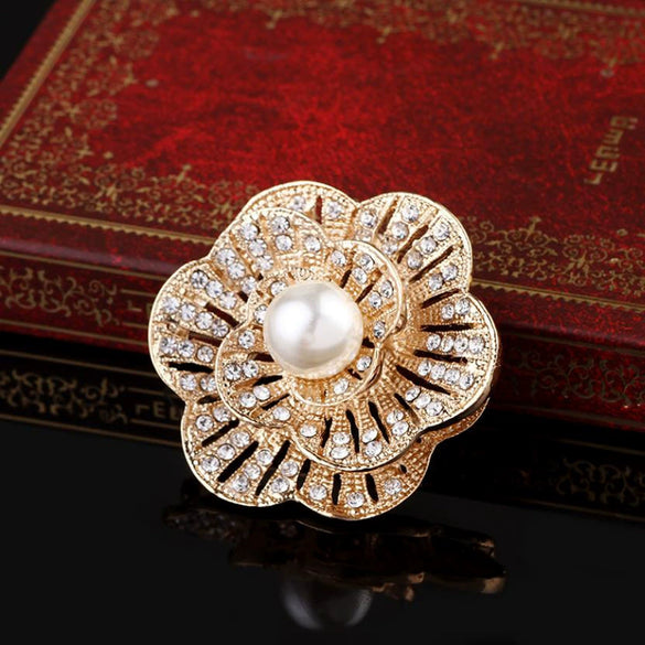 Alloy Geometric Flower Pearl Brooch With Electroplating For Women's Clothing Accessories