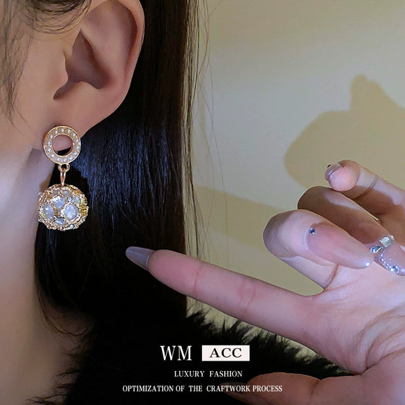 Alloy Geometric Hollow Round Pearl Earrings Electroplated Light Luxury High Sense Women's Factory Wholesale
