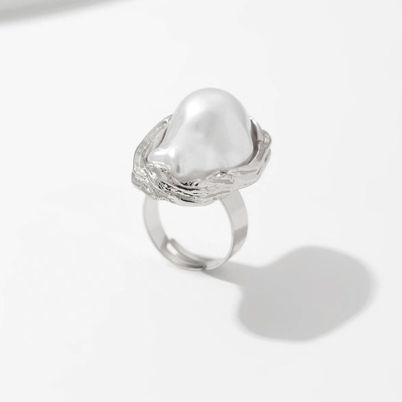 Alloy Geometric Hollow Women's Ring With Flower Pattern And Electroplating Treatment