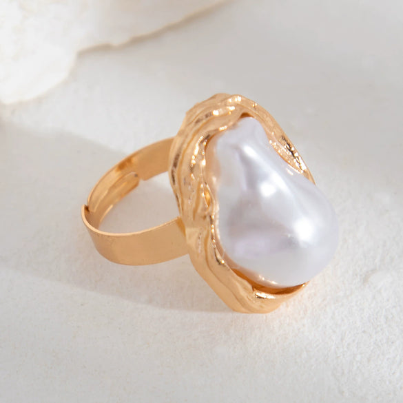 Alloy Geometric Hollow Women's Ring With Flower Pattern And Electroplating Treatment