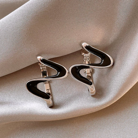 Alloy Geometric Women's Earrings With Oil Drop And Flower Design Light Luxury Style