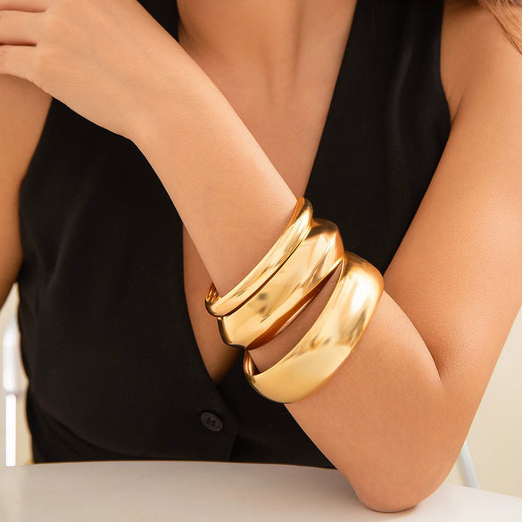 Alloy Glossy Plain Geometric Wide Bracelet And Ring Set For Women With Electroplating