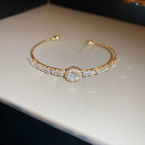 Alloy Gold Electroplated Butterfly Pearl Women's Bracelet With Animal Pattern